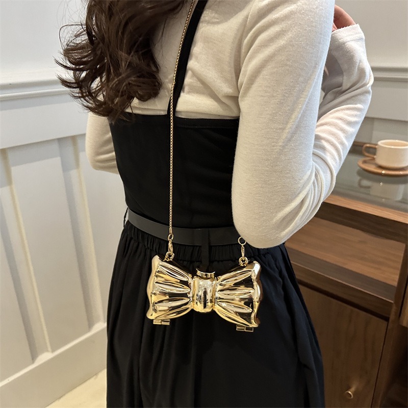 Mini bolso de mano de Metal de - Luxury Lifestyle reseña y precio